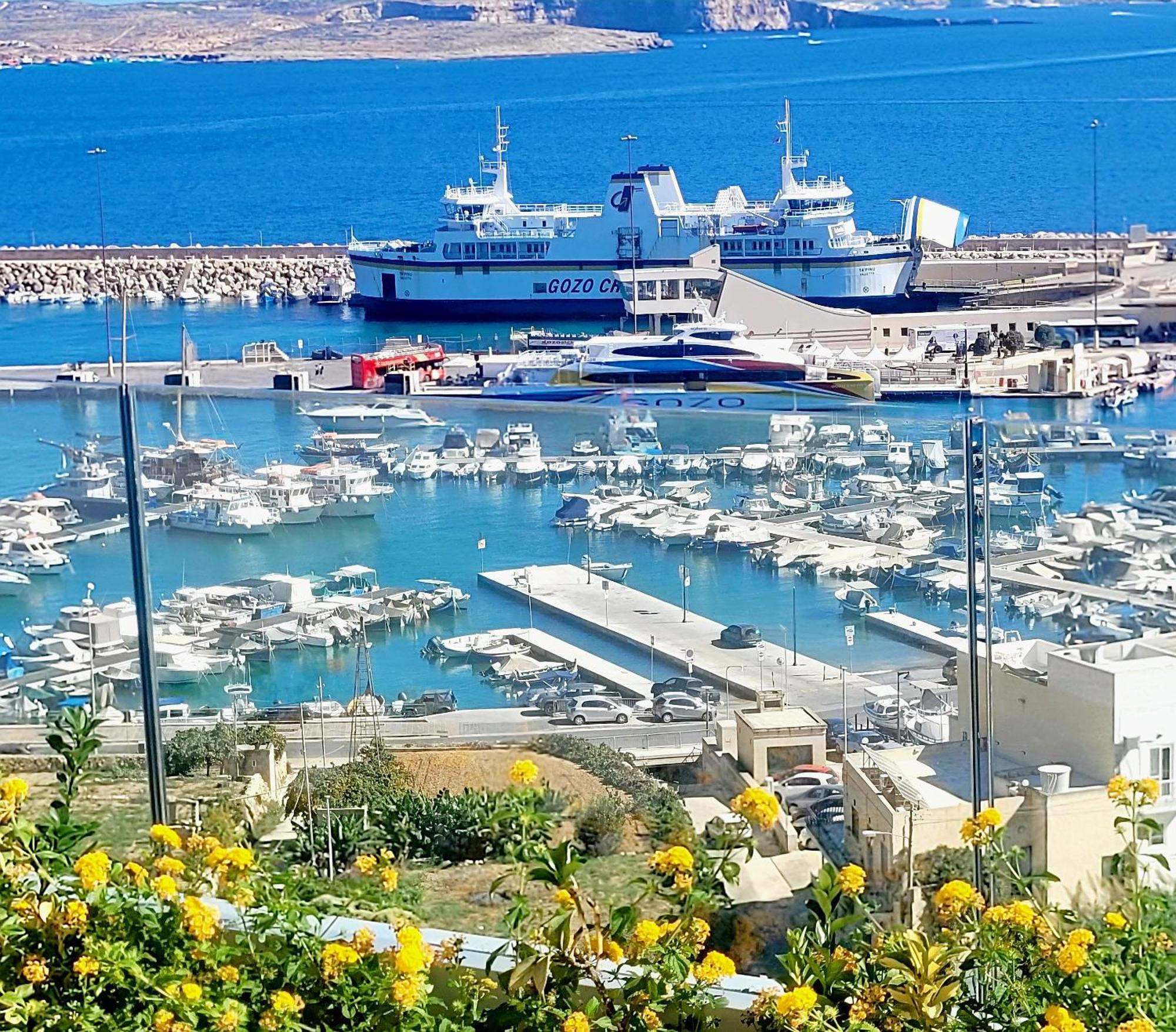 Grand Hotel Gozo Ghajnsielem Екстер'єр фото